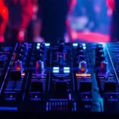 MaGiK_B_on_stage_1.WAV