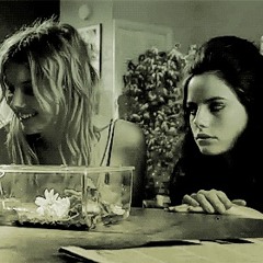 cassie & effy young vacations