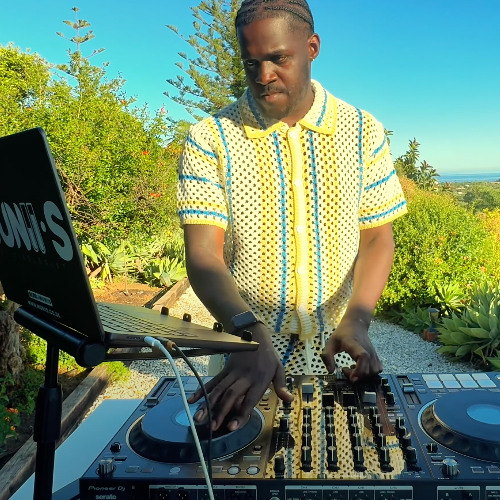 Feelin' Funky || Freestyle UK Funky House Mix || @DJMUNIIS