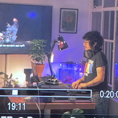 01 Borinf Friends Lynchiano