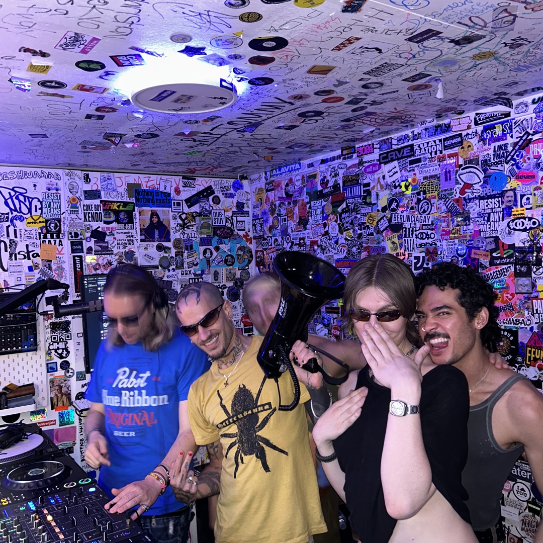 Stream Coast 2 Coast with MCMLXXXV b2b X-COAST @ The Lot Radio 06