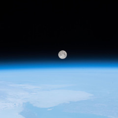 Bright Night(2025)🌍🌗