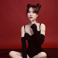 Người Đàn Bà Có Cây Cà Rem Sôcôla