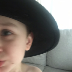 She keeps the light on .m4a