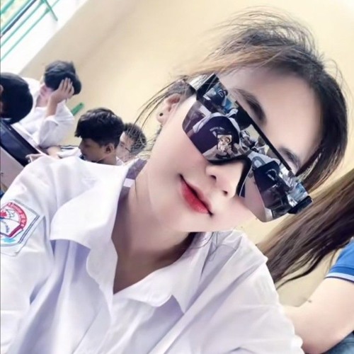 y2meta.com - Ngỡ _ Anh nhớ lại những kỉ niệm mà sao trông anh...「AVG Remix」_ Audio Lyric Video (128