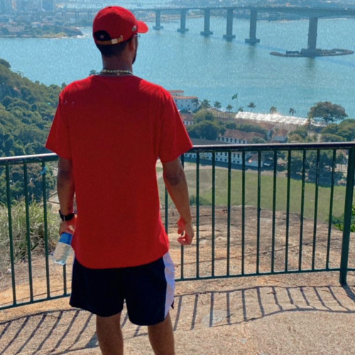 ELA FALA QUE TE AMA, MAIS TA COM SEU AMIGO ( DJ GABRIEL DO BPM )