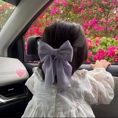 أَأُهْدِيكِ زَهْرًا وَأَنْتِ العَبِيرُ؟