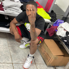 She Not Average (feat. Mojo)