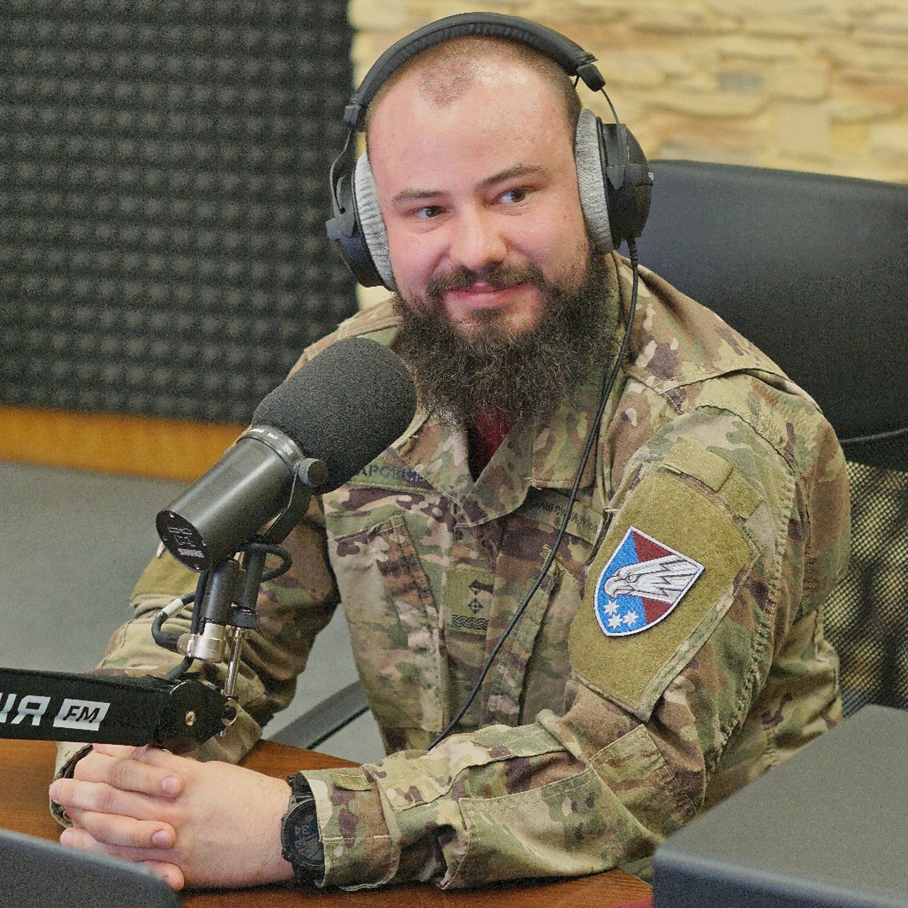 Герой України Денис Макаровський розповів про рішення, які рятують життя на полі бою