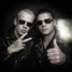 девочка хочет в коморку