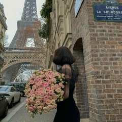 كارلا شمعون تغنّي "عاشقة الورد" لِ زكي ناصيف