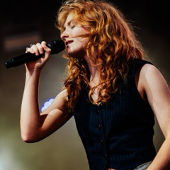 Froukje - Lowlands 23 (Zonder Gezicht, Nooit Meer Spijt, Niets Tussen en Ik Wil Dansen)