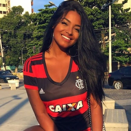 É QUE SER SOLTEIRO É MUITO BOM, VIVO SEM COMPROMISSO - MC CJ E MC ZAQUIN [PROD. PL JUNIOR]