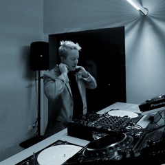 sweatFM #14 (Guest: Sample Samurai)