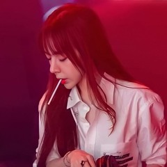BỌN HỌ XẾP THÀNH HÀNG CHO BỌN ANH ĐI LÊN