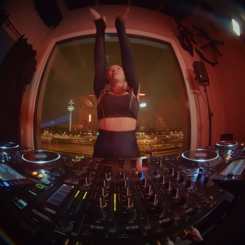 BLCKSHIFT-Session w/ KAIRA