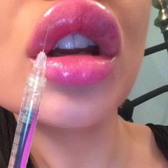 lip bomb ✰✰✰