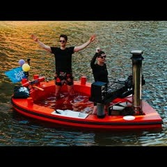 Belt & Wezol DJ-Set - In a Hottub-Boat