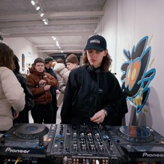 Unsho (DJ Set) - Halfpipe Records Pop Up Store @ Element Store
