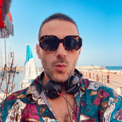 Day Session by the Sea