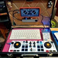 Solwi b2b Mou- en la casa