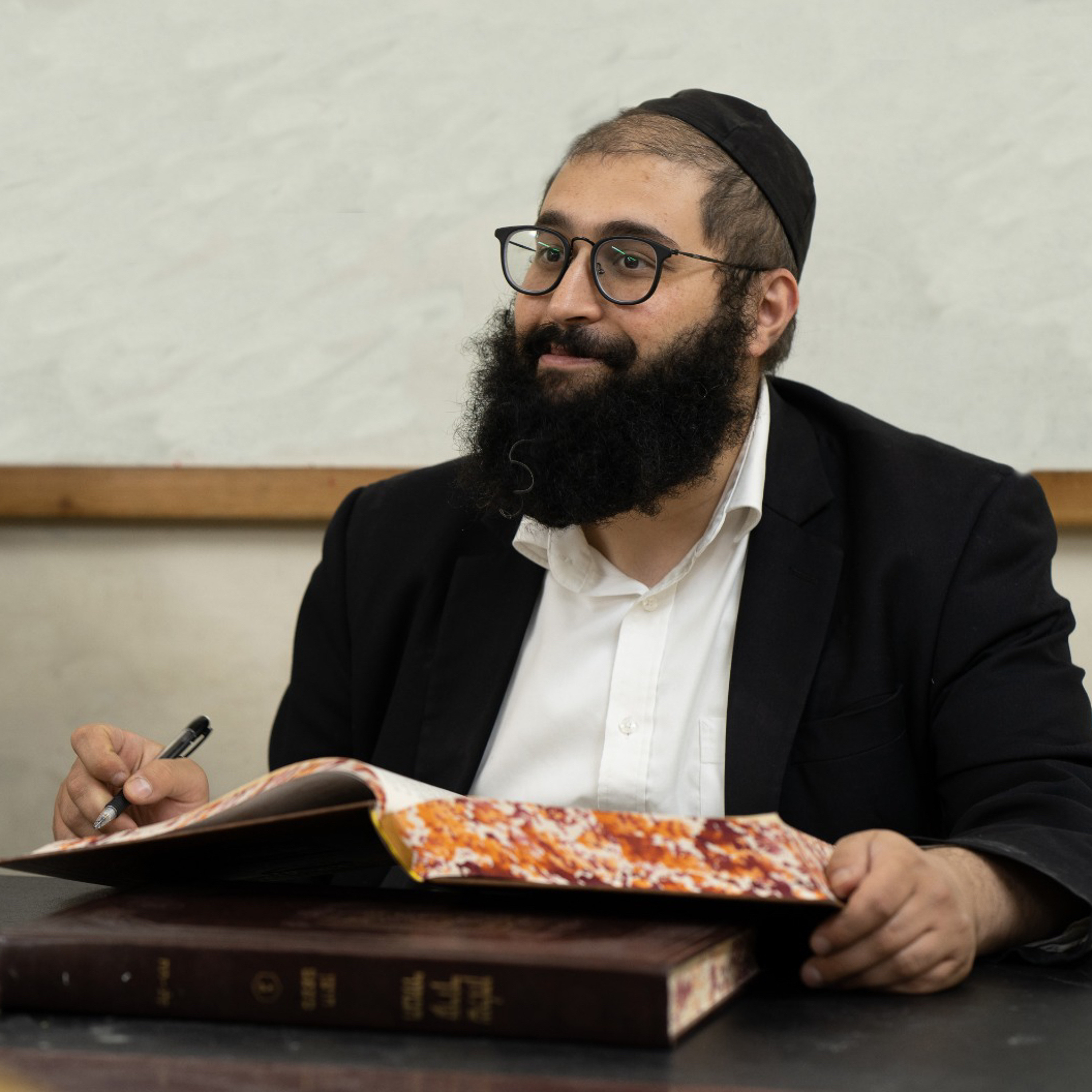 Rabbi Kaufmann - Matzah and Wine Passover episode artwork
