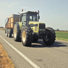 KCLR News: Carlow and Kilkenny IFA county chairs on call for motorway tractor ban (27th May 2025)