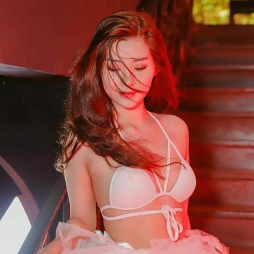 ZYM X JUSTA TEE - SHE NEVA KNOW