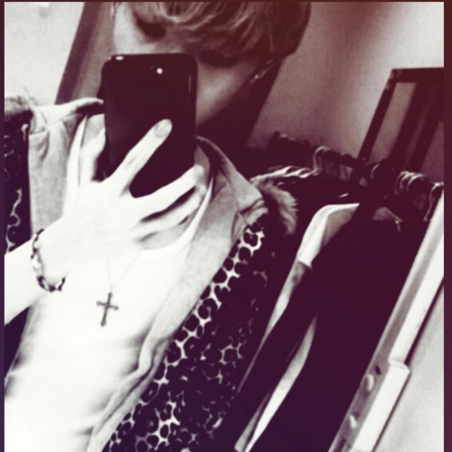 GIỌT MƯA BÊN THỀM (feat. Ash Choii, Kiddi)