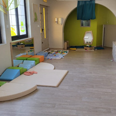 Dans les crèches, qui va garder les enfants ?