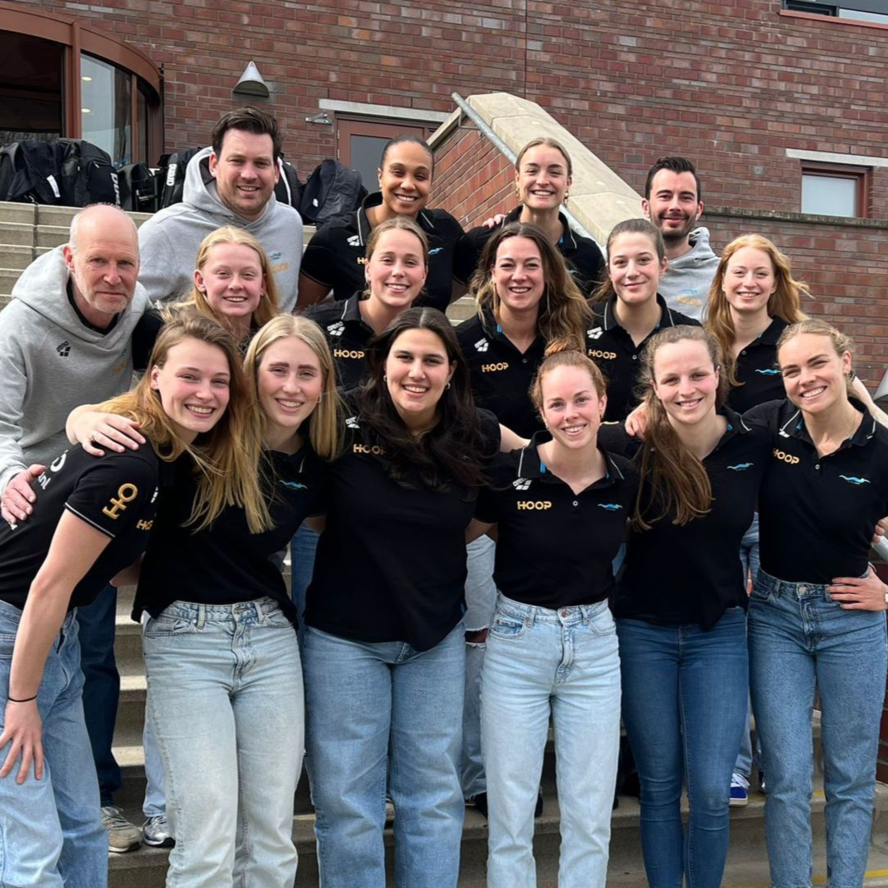 Warming Up: Euro cup waterpolo in Berlijn met dames ZV de Zaan - Mick van den Bree episode artwork