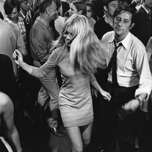 Throw Ya Hands In The Air '95