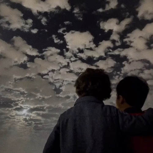 " هيه ياللي غرك الليل واغراك النديم "