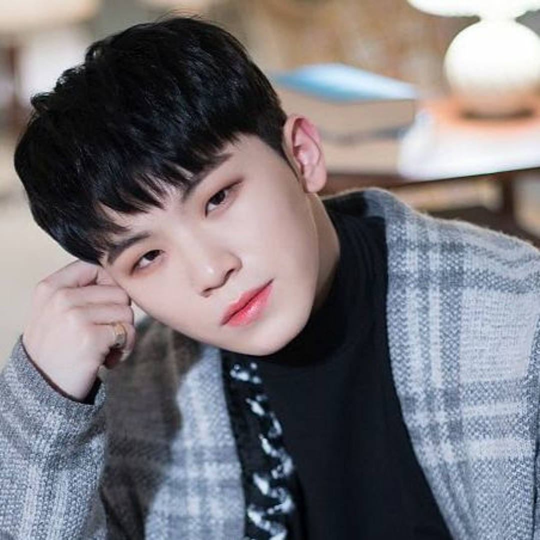 Stream SEVENTEEN Woozi - 어떤미래/What Kind of Future (Cover) by