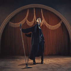 Tudo Meio Pouco (feat. Paulo Lepetit)