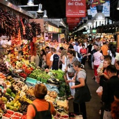If Ghetto House and Trance had a baby on a spanish flea market