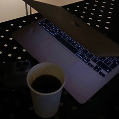 ولو أقول إن البحر مثل الهوى ماهوب قدّي ‏ماقدرت آقول قلبّي تاب واعرض عن دروبه