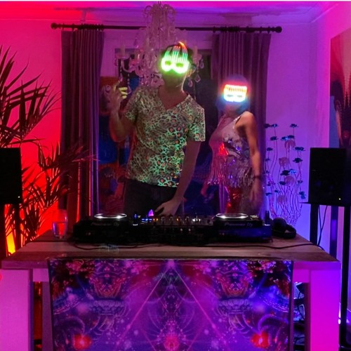 Avalon Livestream set on Unite