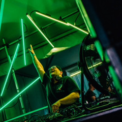 Maximo's Favorites songs from Tomorrowland Woody Weekend Rave Cave deel 2