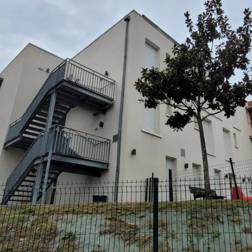 La maison de Gilles à Biarritz fermée depuis mars, des SDF de nouveau à la rue