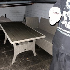 feel yo hate (hitechmadetriss)