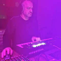 "My Sustain Pedal Broke" 20 min Live Set