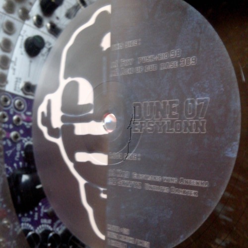 Dune 07 _ untitled _ sKwYz