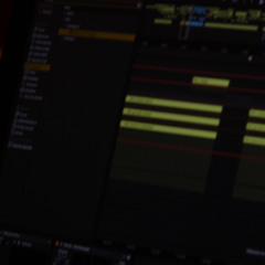 On dirait les faux beatmakers dans la video de squeezie