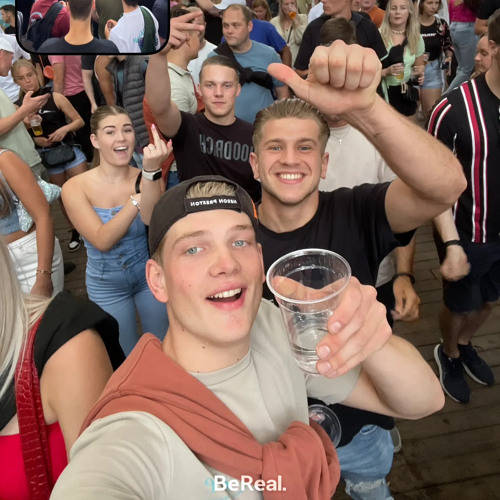 Larsengel - MASHUP 2.0