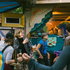die Unke legt die Karten auf den Tisch @ Stadtflucht Festival 2025