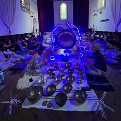 Soundbath singing bowls and gong with the Sage Academy crew