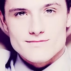 Josh Hutcherson Whistle (mini loop)