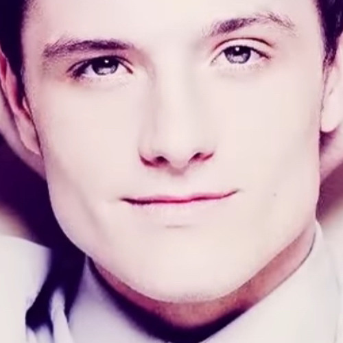 Josh Hutcherson Whistle (mini loop)