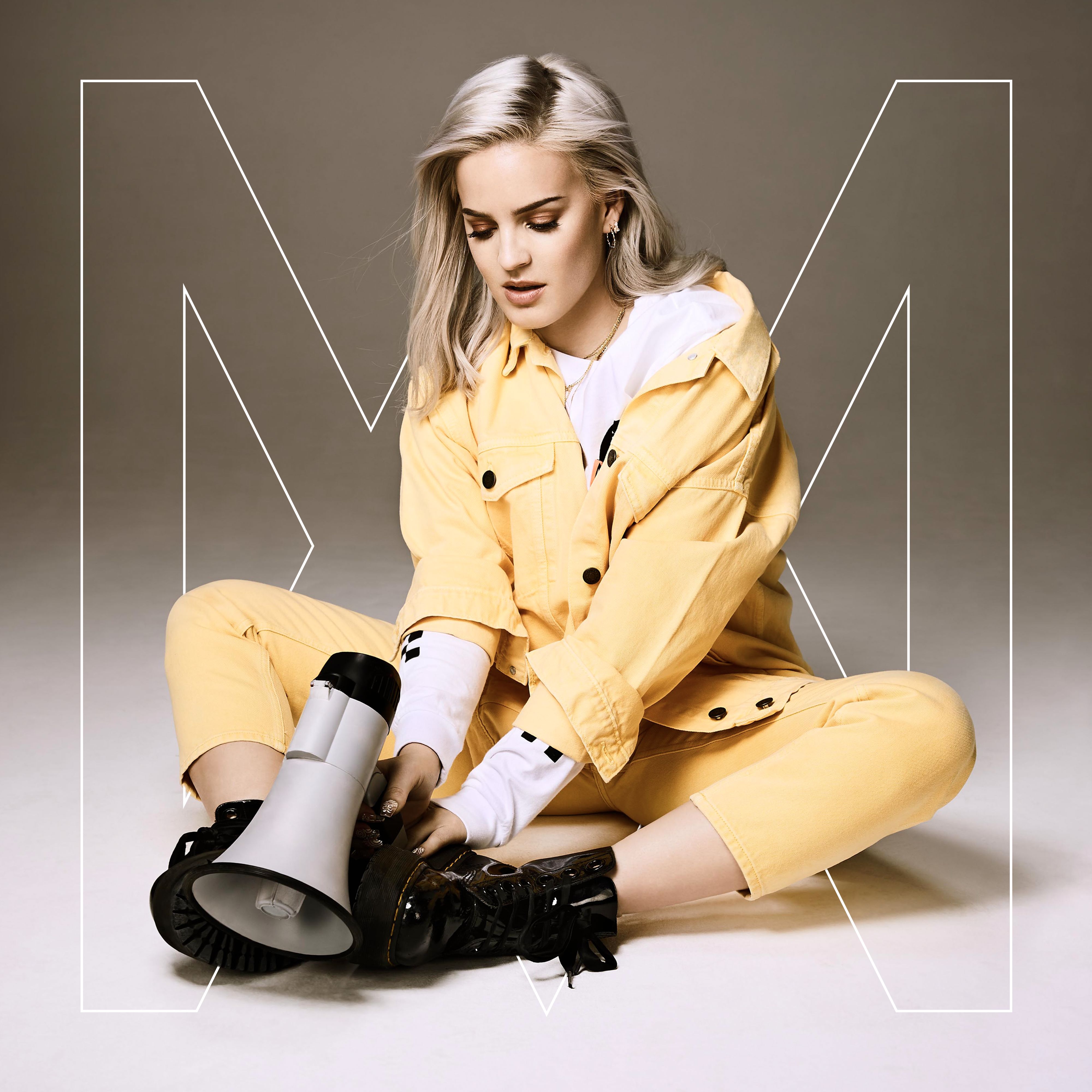 Download Anne-Marie - 2002